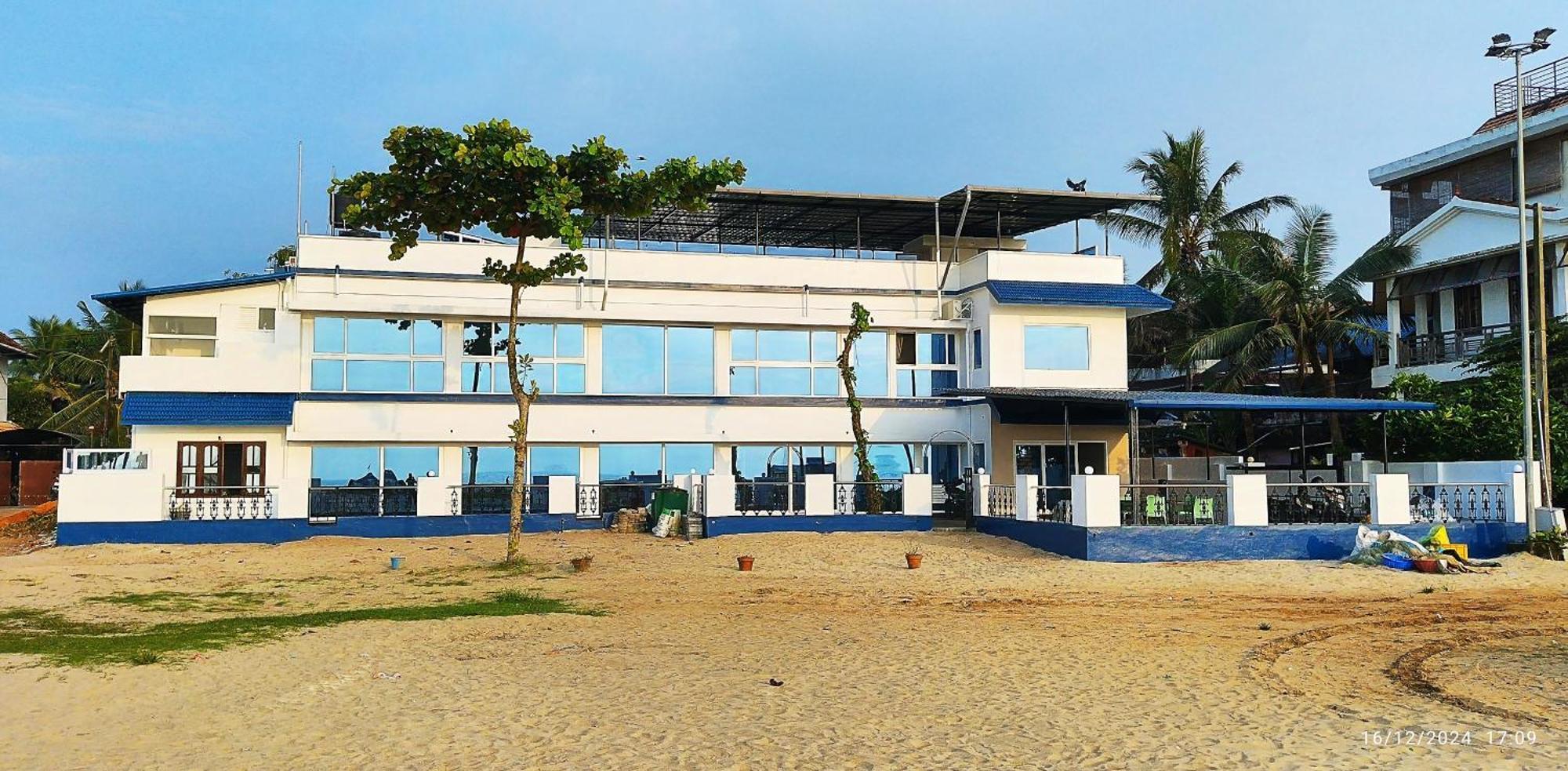 Alleppey Holiday Beach Resort Alappuzha Extérieur photo