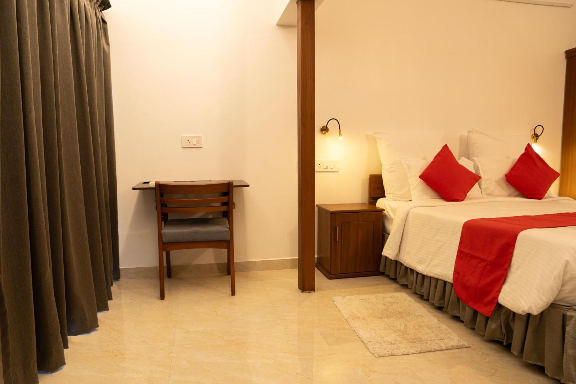 Alleppey Holiday Beach Resort Alappuzha Extérieur photo