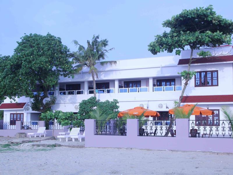 Alleppey Holiday Beach Resort Alappuzha Extérieur photo